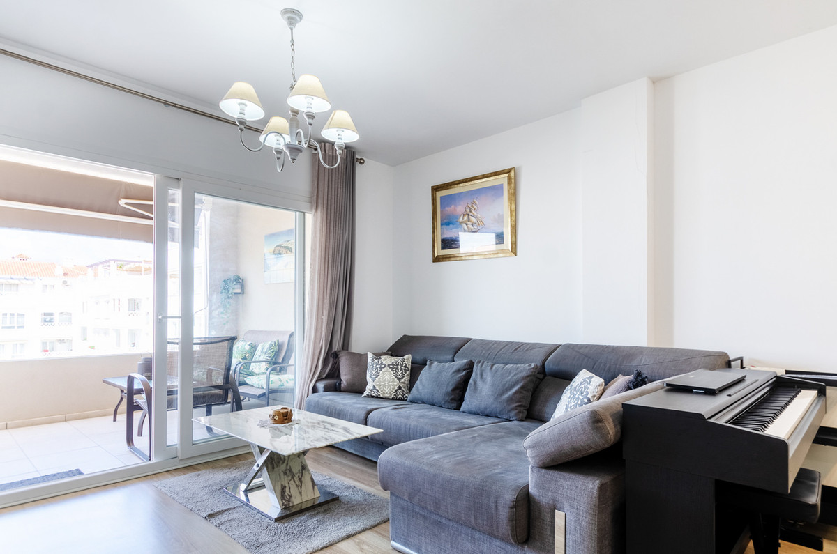 Se vende Apartamento Planta Media de 3 dormitorios en Costa Del Sol, Málaga, España