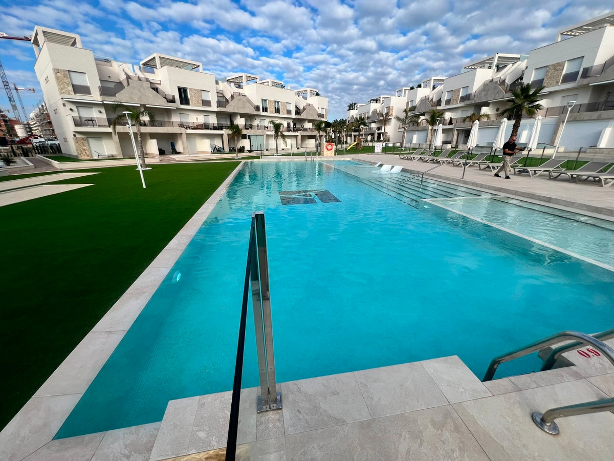 Se vende Apartamento Planta Baja de 2 dormitorios en Costa Blanca, Alicante, España