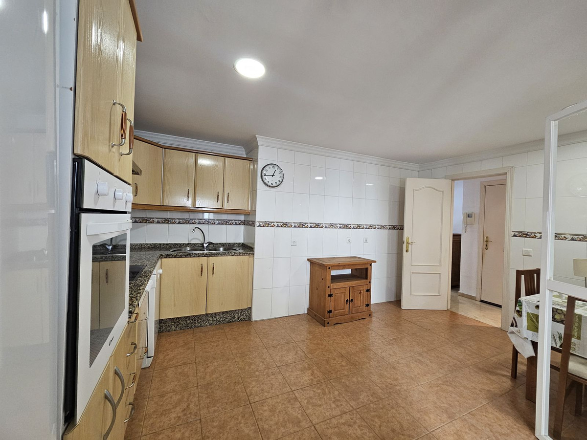 2 Bed Apartment for sale in Estepona Costa Del Sol, Málaga, Spain