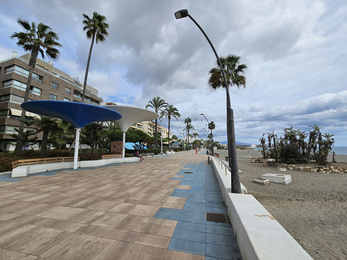 2 Bed Apartment for sale in Estepona Costa Del Sol, Málaga, Spain