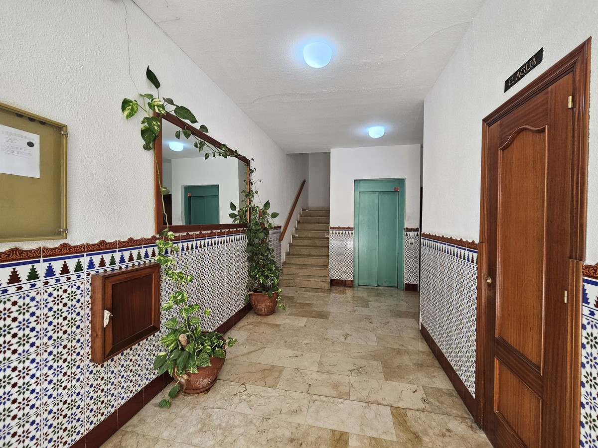 2 Bed Apartment for sale in Estepona Costa Del Sol, Málaga, Spain
