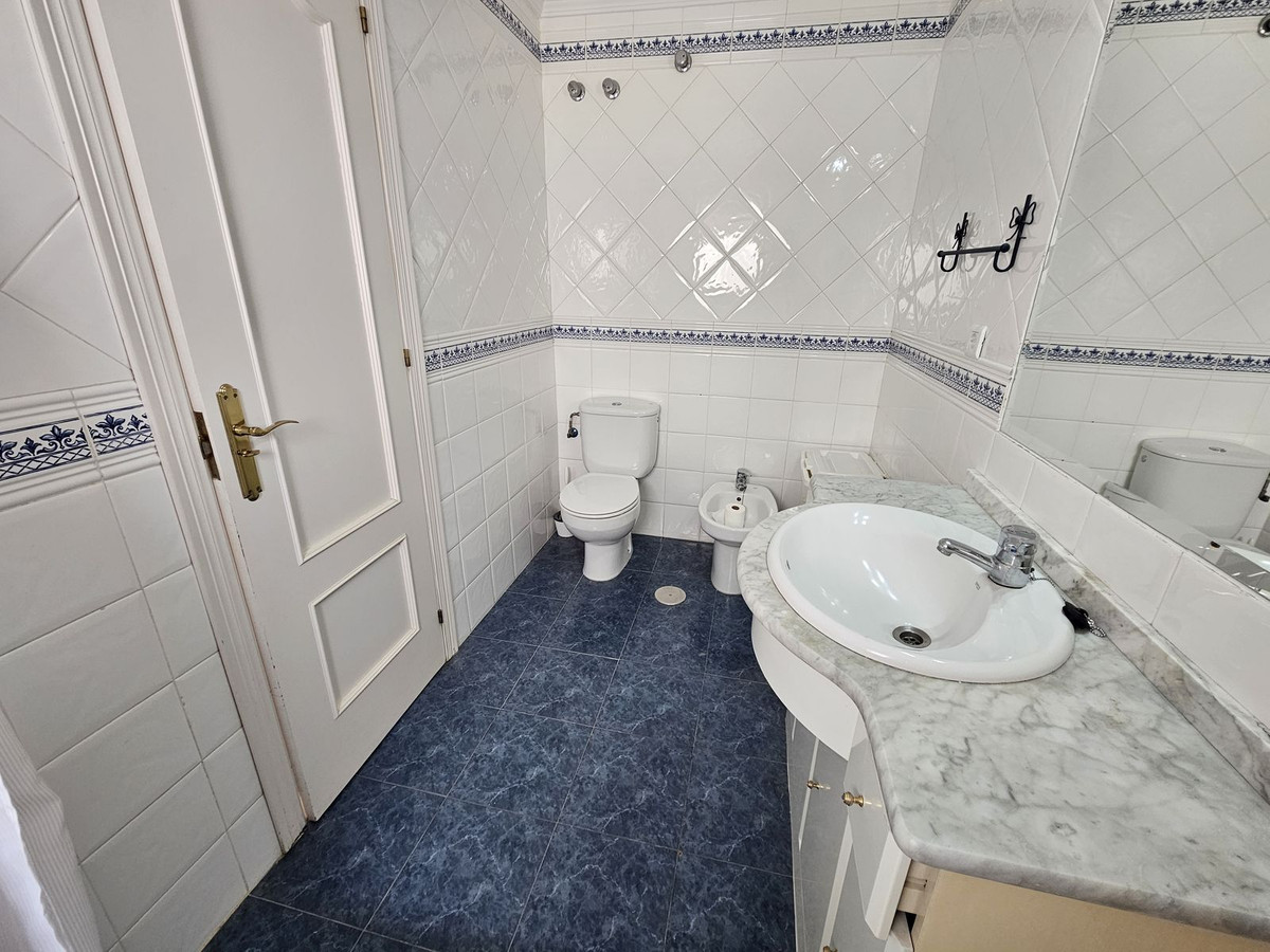 2 Bed Apartment for sale in Estepona Costa Del Sol, Málaga, Spain