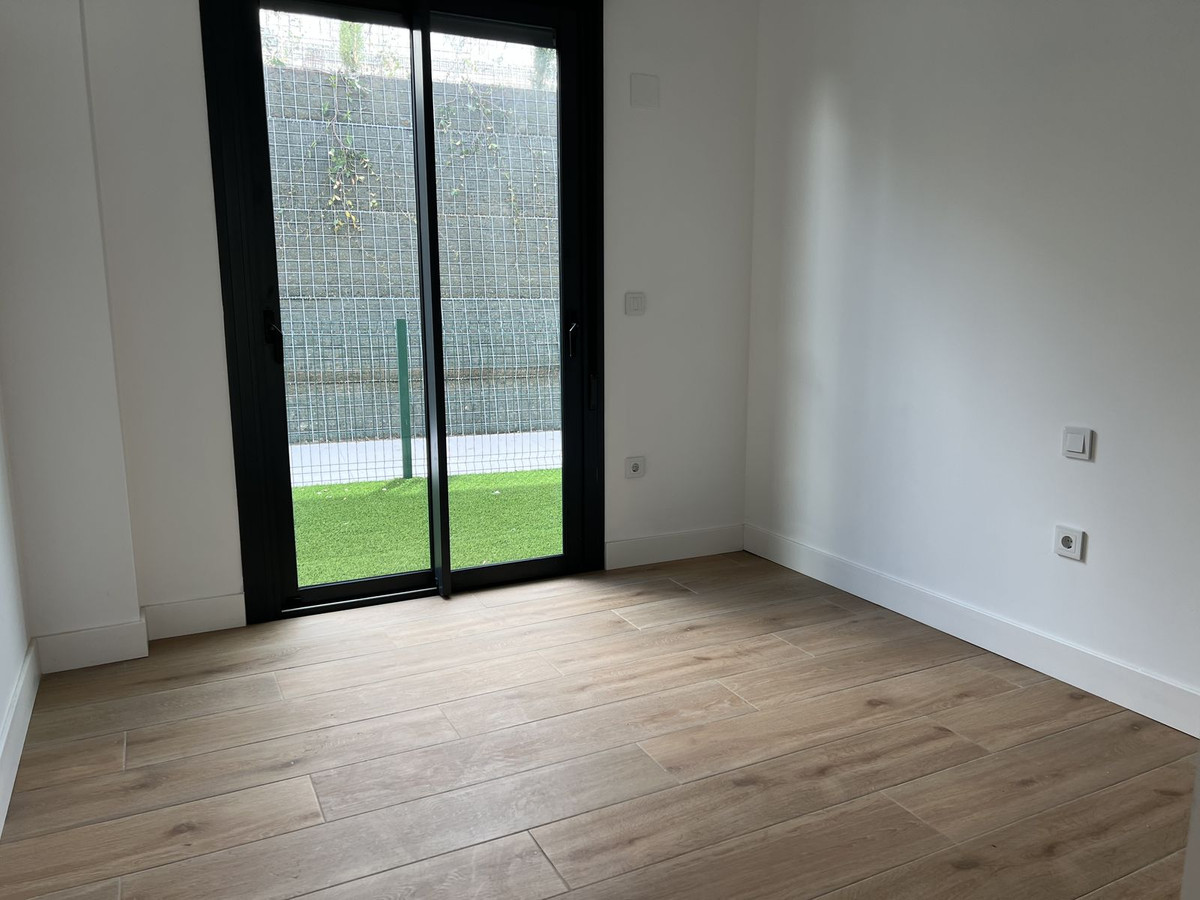 Se vende Apartamento Planta Baja de 3 dormitorios en Costa Del Sol, Málaga, España