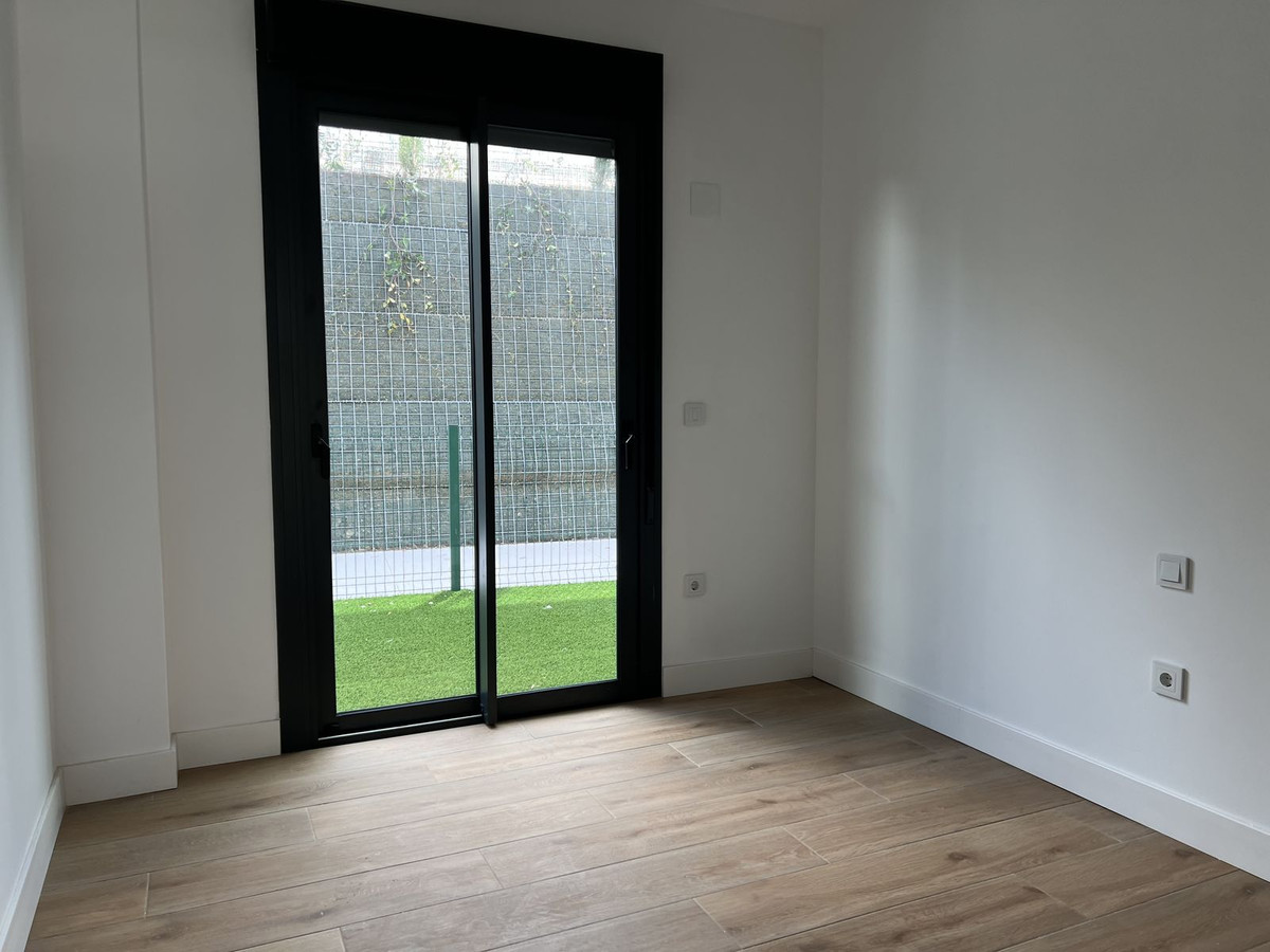 Se vende Apartamento Planta Baja de 3 dormitorios en Costa Del Sol, Málaga, España