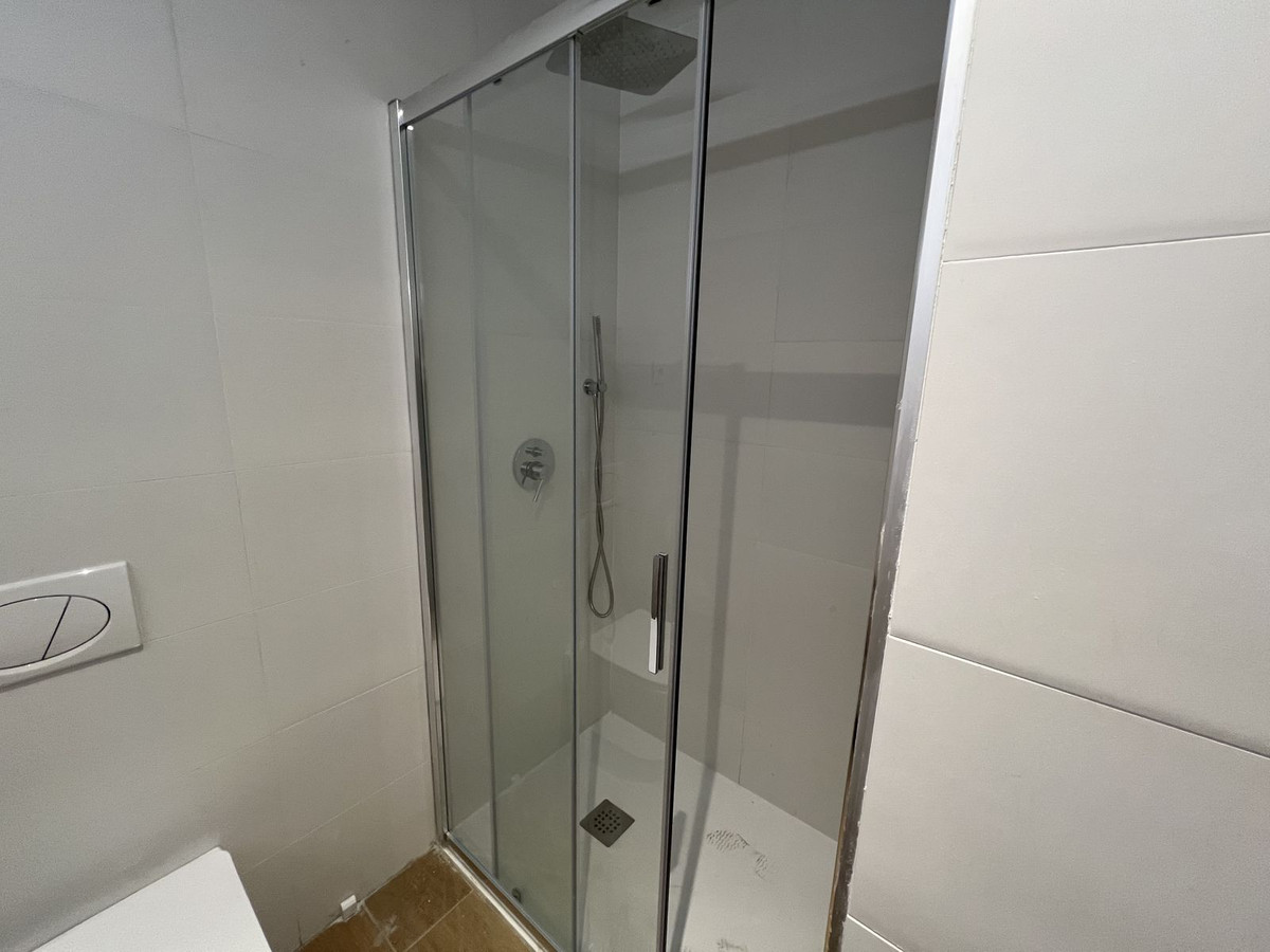 Se vende Apartamento Planta Baja de 3 dormitorios en Costa Del Sol, Málaga, España