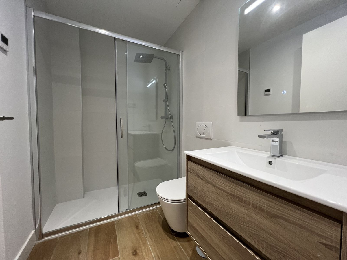 Se vende Apartamento Planta Baja de 3 dormitorios en Costa Del Sol, Málaga, España