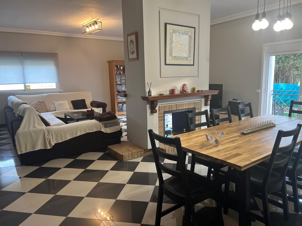 Se vende Villa - Chalet de 5 dormitorios en Costa Del Sol, Málaga, España