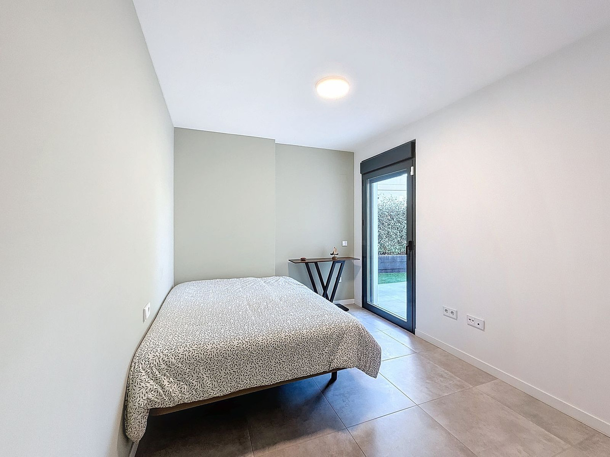 3 Bed Apartment for sale in Estepona Costa Del Sol, Málaga, Spain