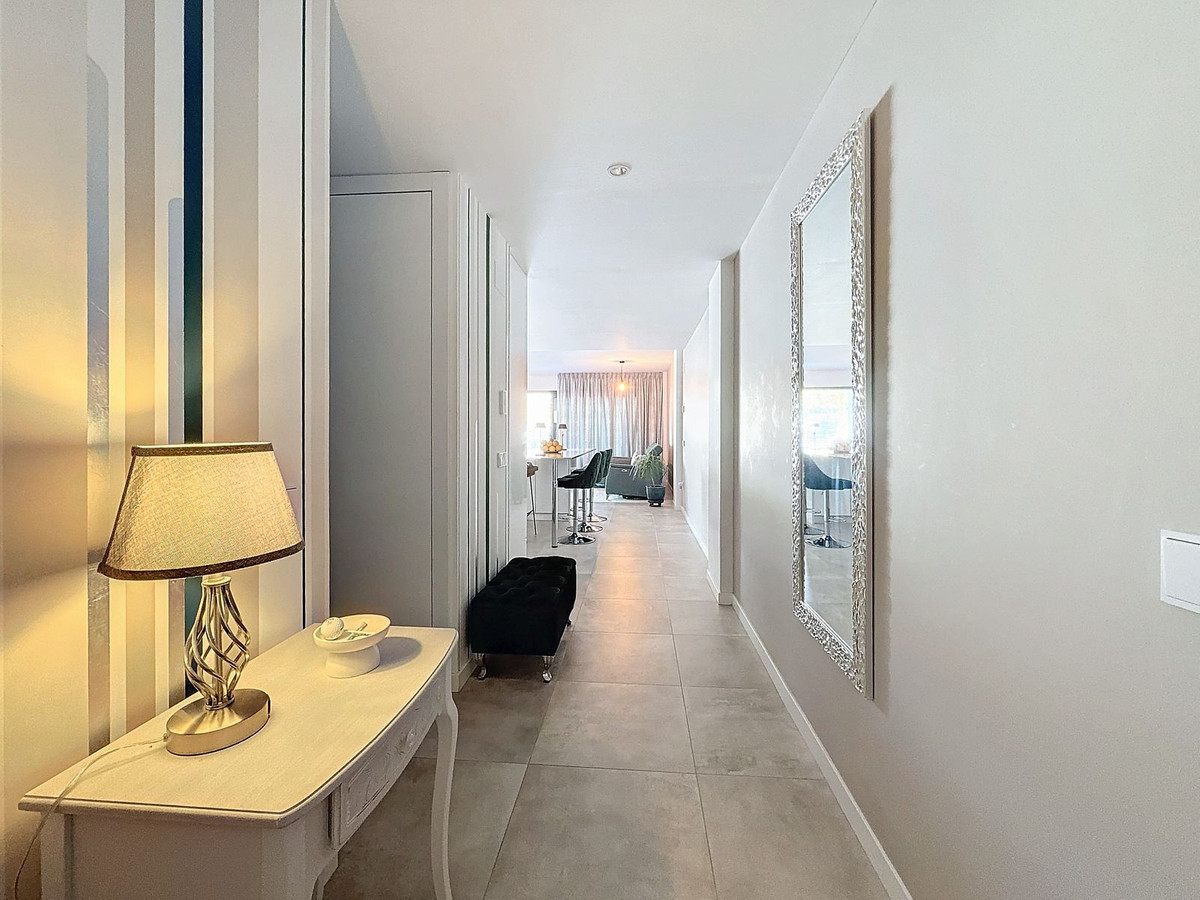 3 Bed Apartment for sale in Estepona Costa Del Sol, Málaga, Spain
