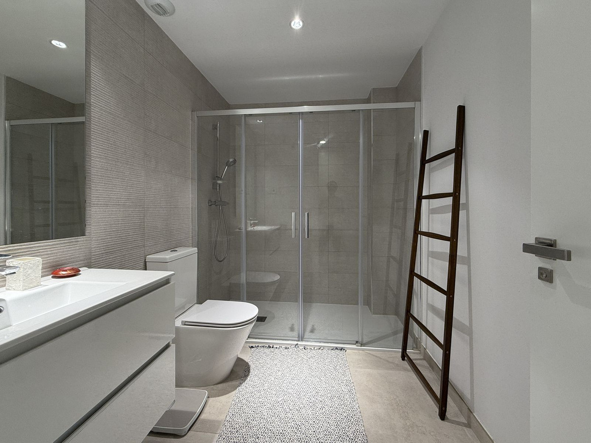 3 Bed Apartment for sale in Estepona Costa Del Sol, Málaga, Spain