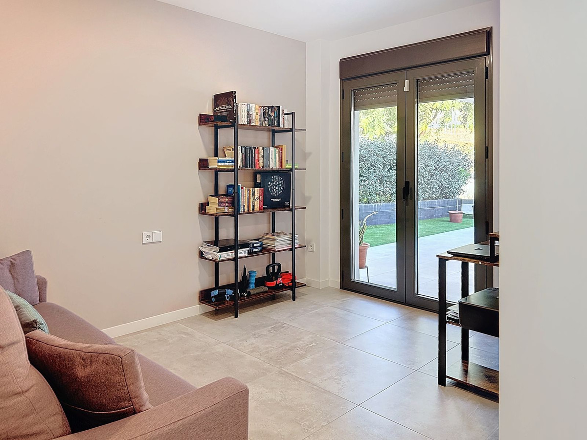 3 Bed Apartment for sale in Estepona Costa Del Sol, Málaga, Spain