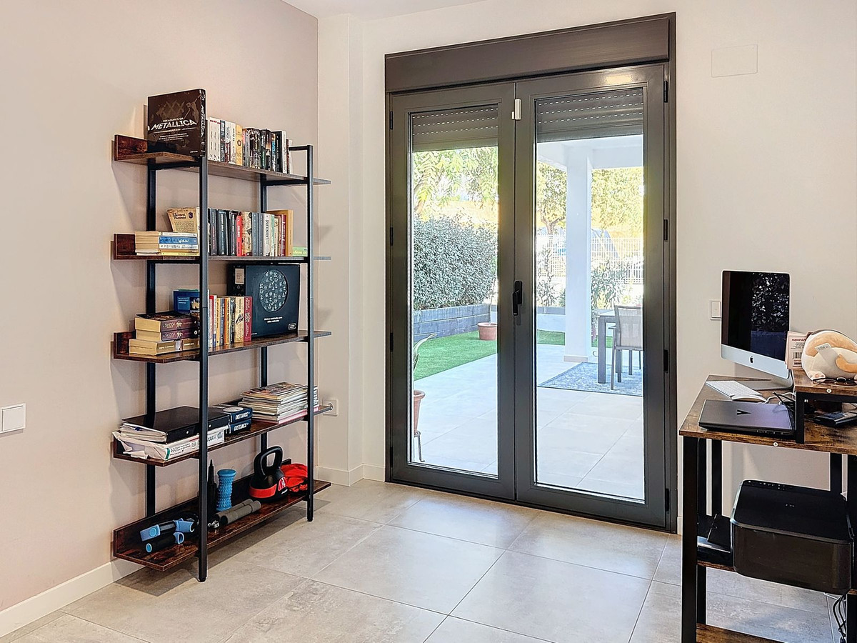 3 Bed Apartment for sale in Estepona Costa Del Sol, Málaga, Spain