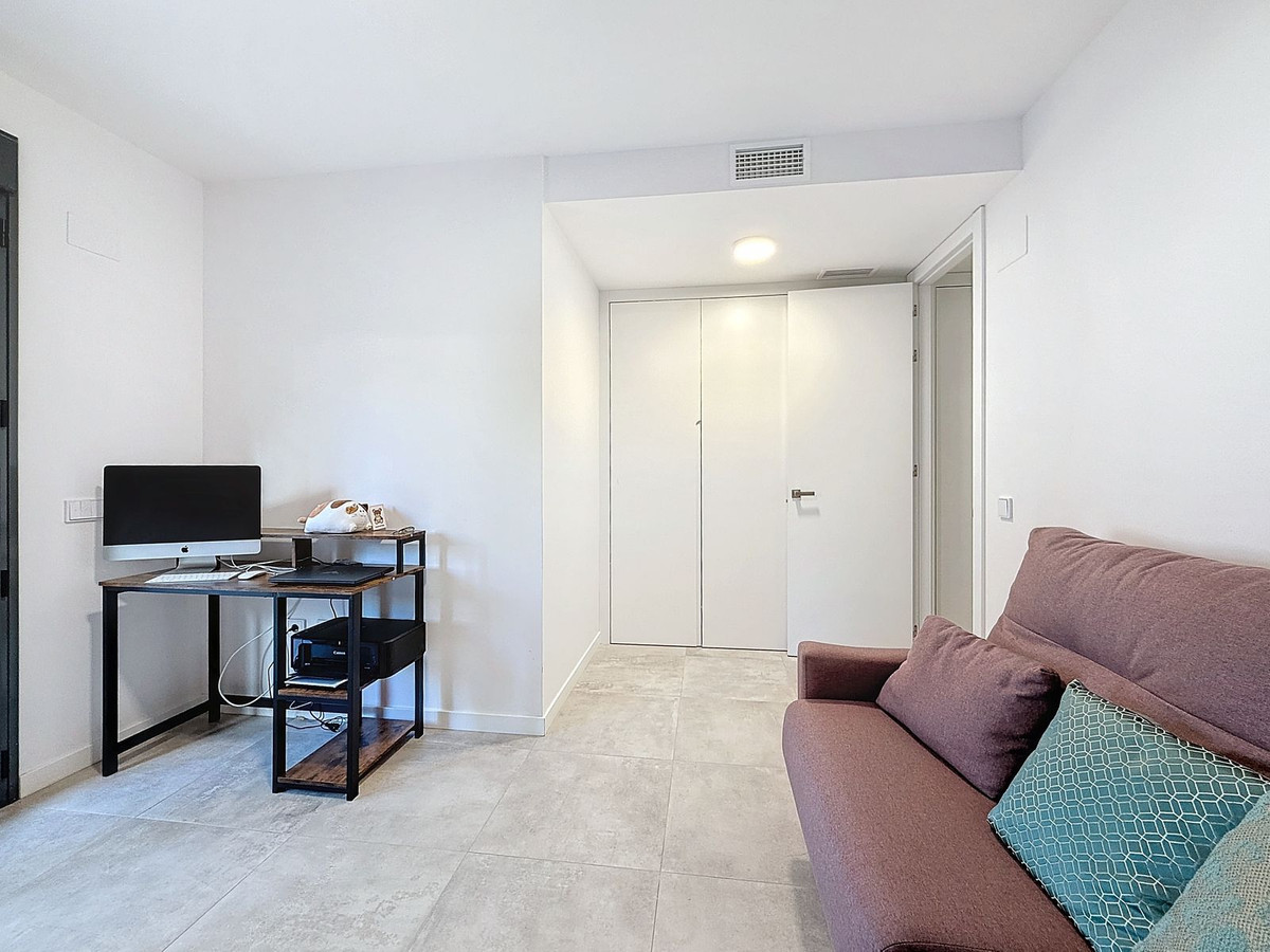 3 Bed Apartment for sale in Estepona Costa Del Sol, Málaga, Spain