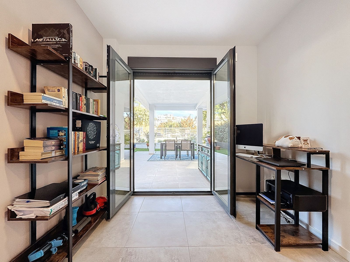 3 Bed Apartment for sale in Estepona Costa Del Sol, Málaga, Spain