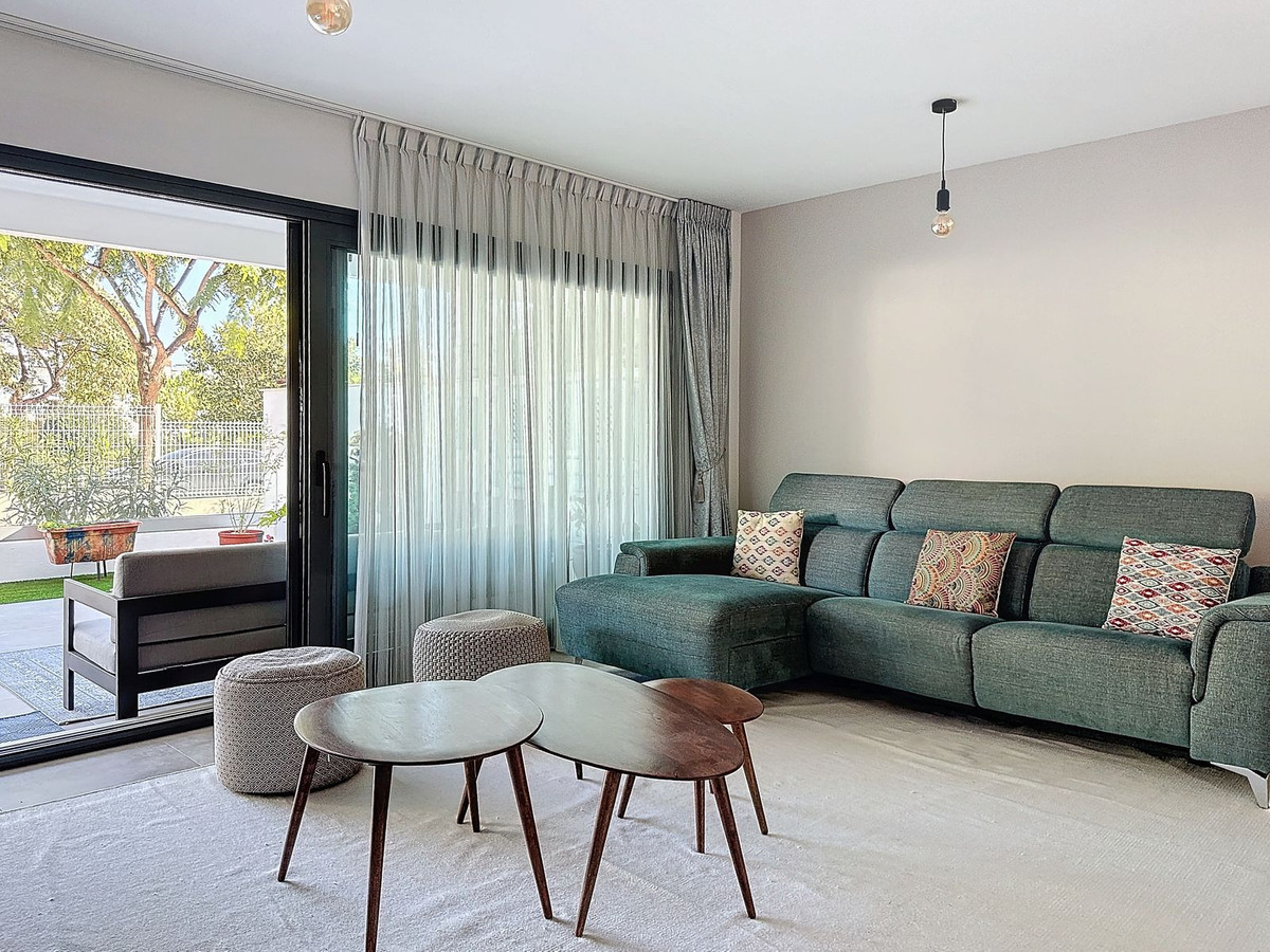 3 Bed Apartment for sale in Estepona Costa Del Sol, Málaga, Spain