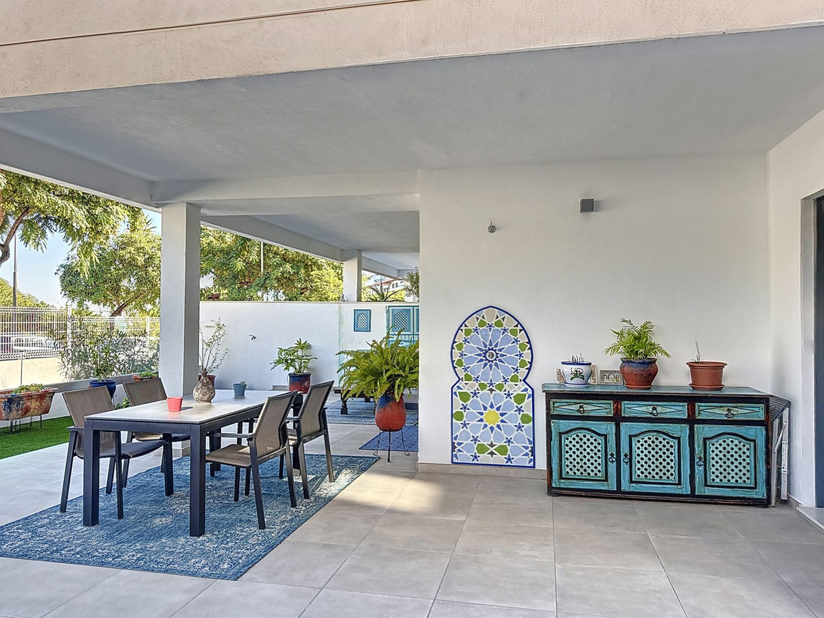 3 Bed Apartment for sale in Estepona Costa Del Sol, Málaga, Spain