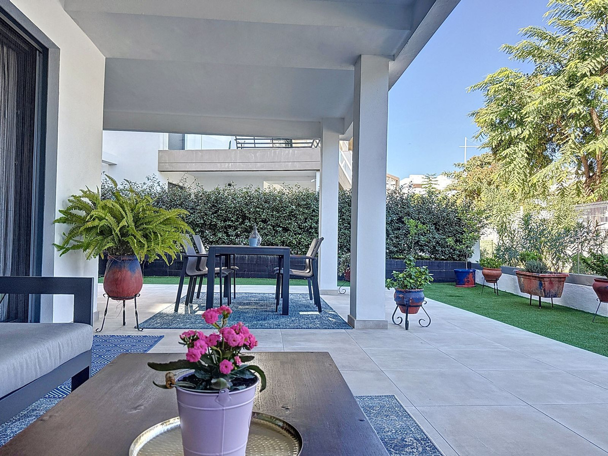 3 Bed Apartment for sale in Estepona Costa Del Sol, Málaga, Spain
