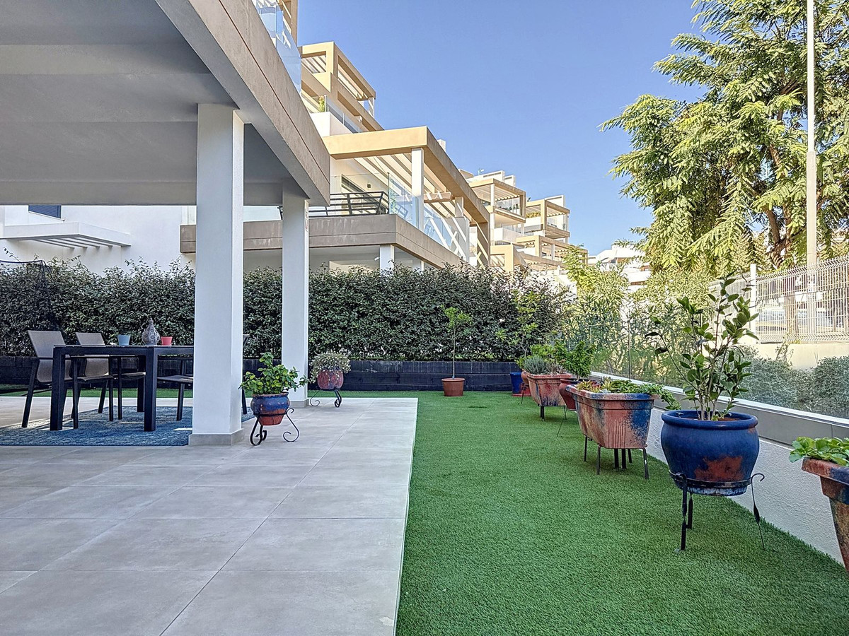 3 Bed Apartment for sale in Estepona Costa Del Sol, Málaga, Spain