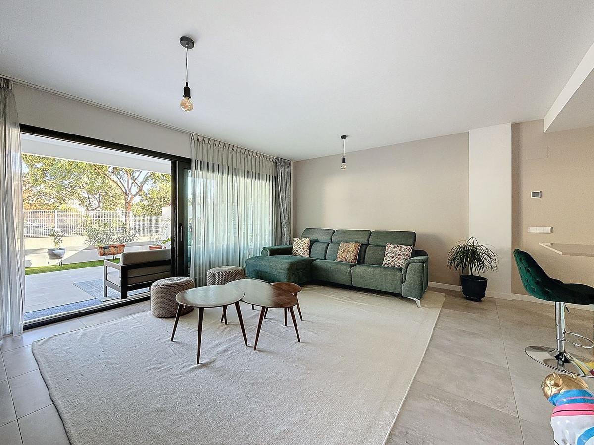 3 Bed Apartment for sale in Estepona Costa Del Sol, Málaga, Spain