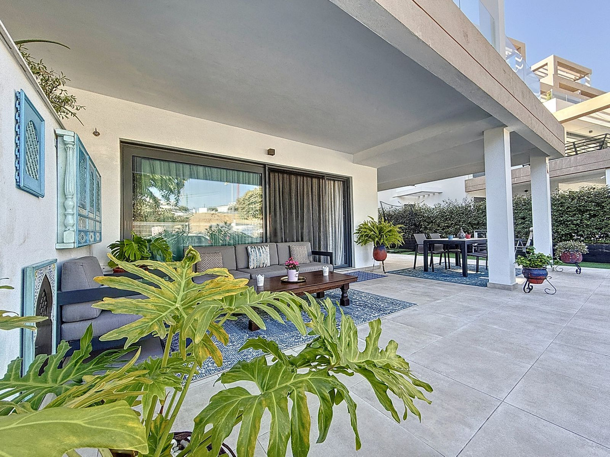 3 Bed Apartment for sale in Estepona Costa Del Sol, Málaga, Spain