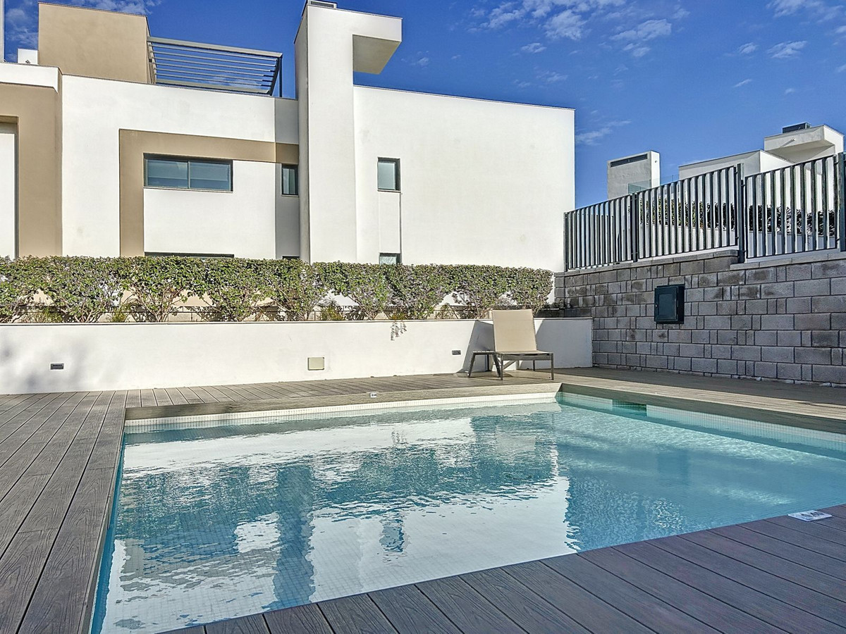 3 Bed Apartment for sale in Estepona Costa Del Sol, Málaga, Spain