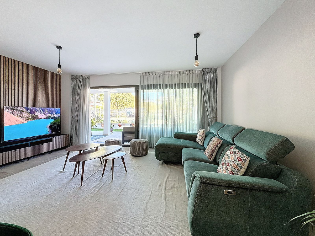 3 Bed Apartment for sale in Estepona Costa Del Sol, Málaga, Spain
