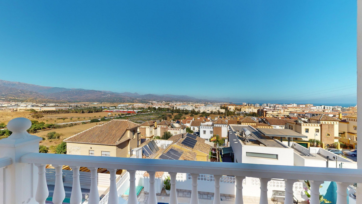 3 Bed Townhouse for sale in Torre Del Mar Costa Del Sol East, Málaga, Spain