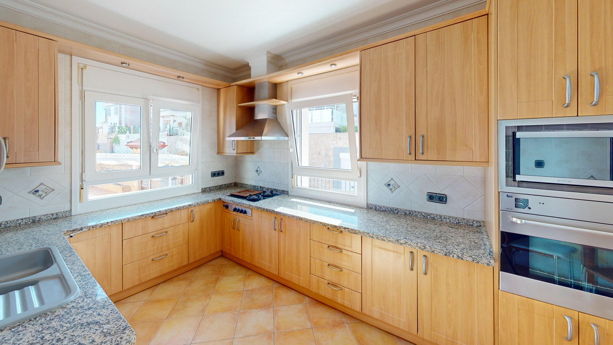 3 Bed Townhouse for sale in Torre Del Mar Costa Del Sol East, Málaga, Spain