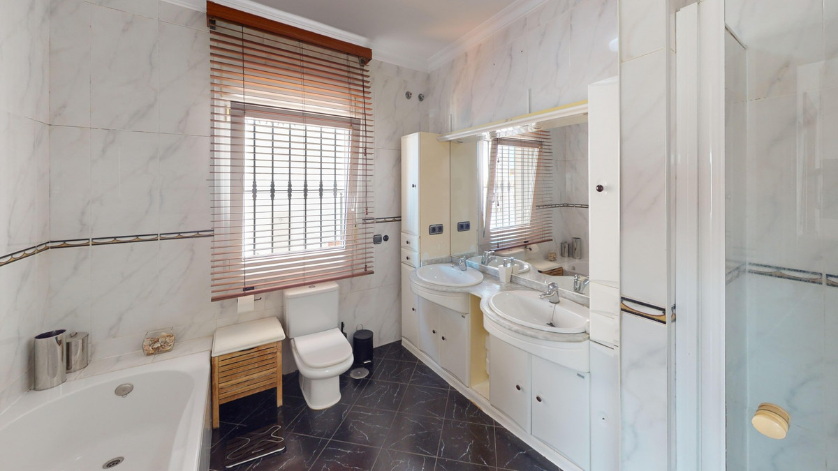 3 Bed Townhouse for sale in Torre Del Mar Costa Del Sol East, Málaga, Spain