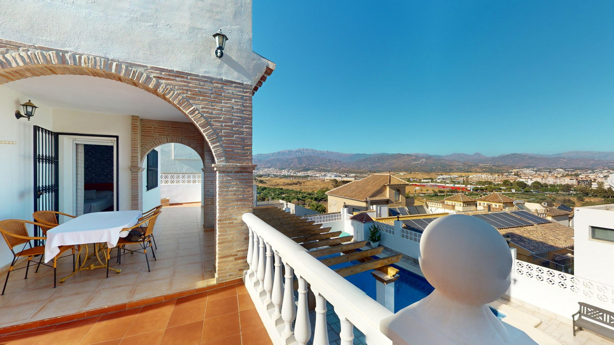 3 Bed Townhouse for sale in Torre Del Mar Costa Del Sol East, Málaga, Spain