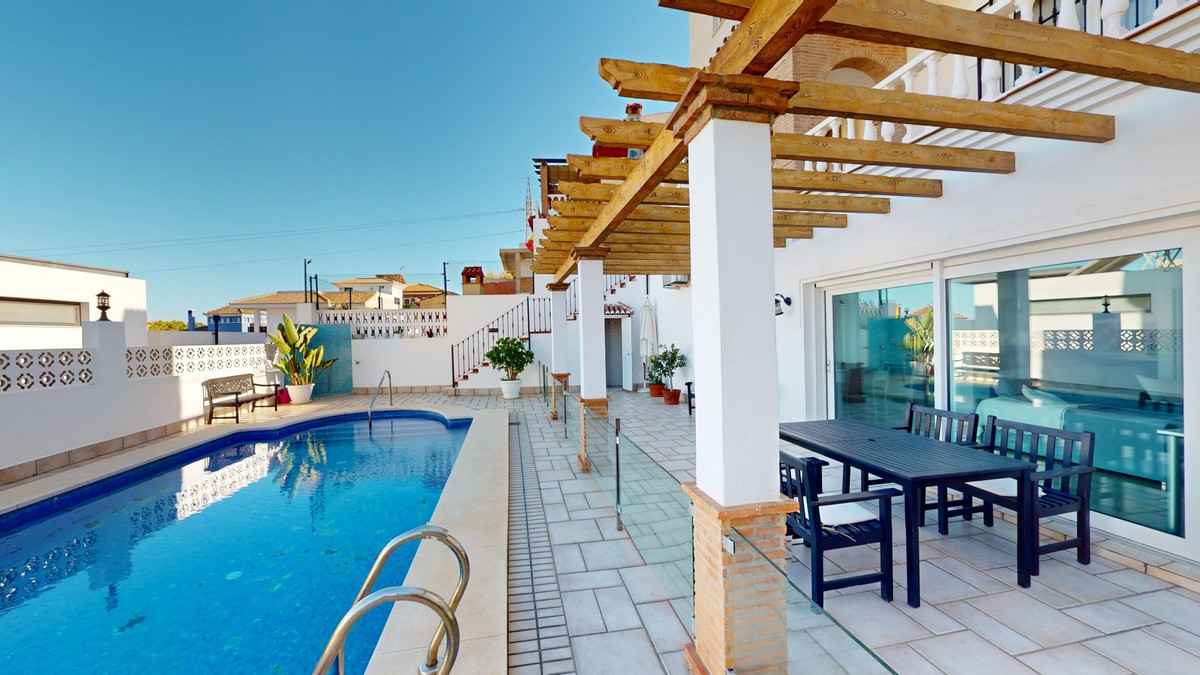 3 Bed Townhouse for sale in Torre Del Mar Costa Del Sol East, Málaga, Spain