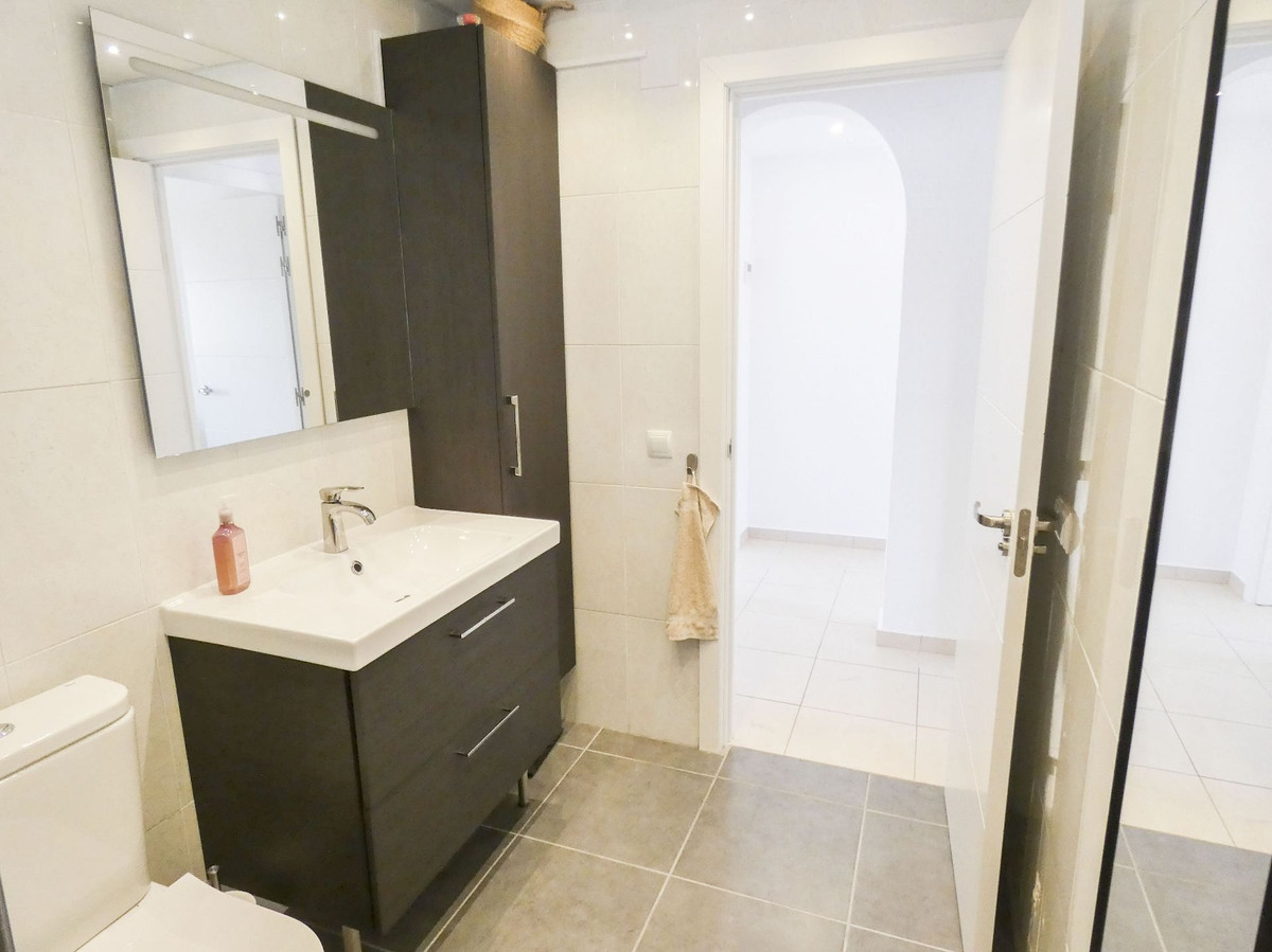 Se vende Villa - Chalet de 5 dormitorios en Costa Blanca, Alicante, España