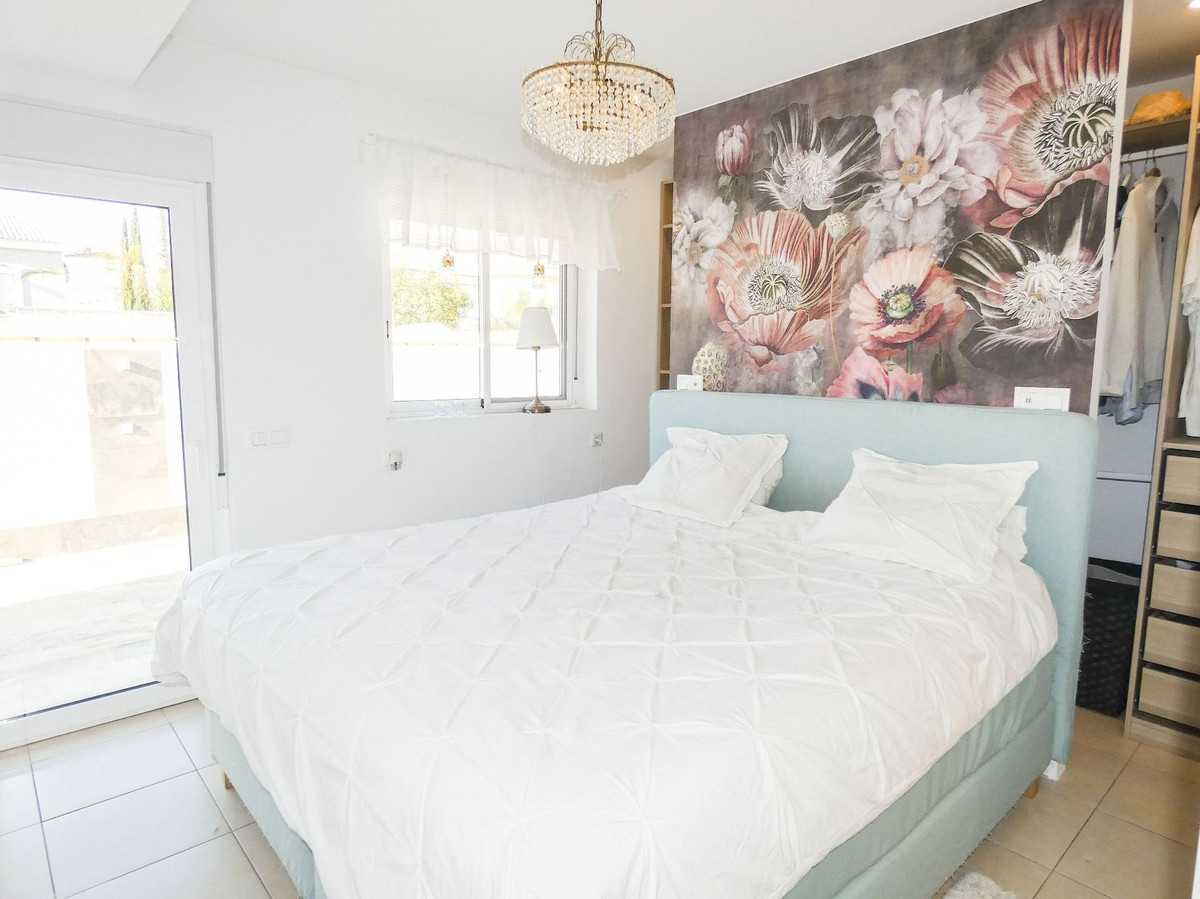 Se vende Villa - Chalet de 5 dormitorios en Costa Blanca, Alicante, España