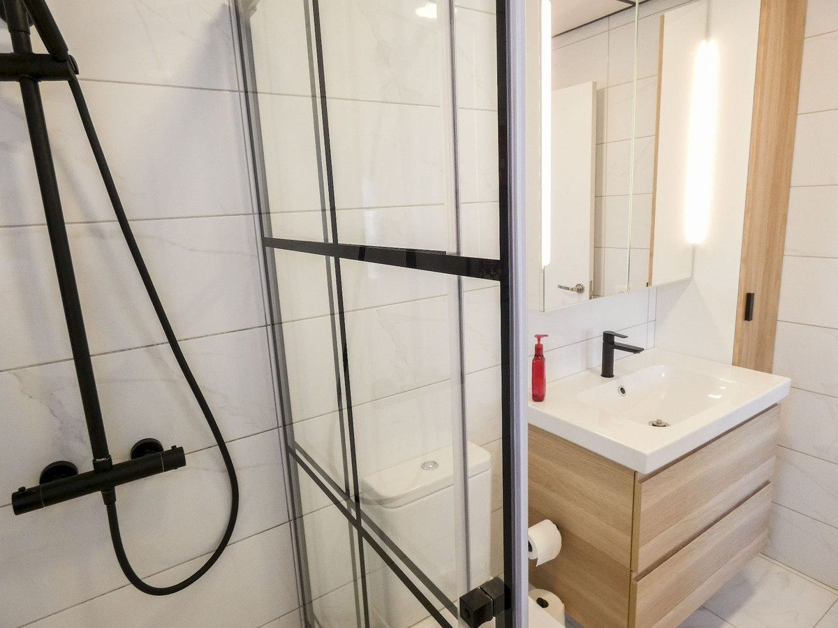 Se vende Villa - Chalet de 5 dormitorios en Costa Blanca, Alicante, España