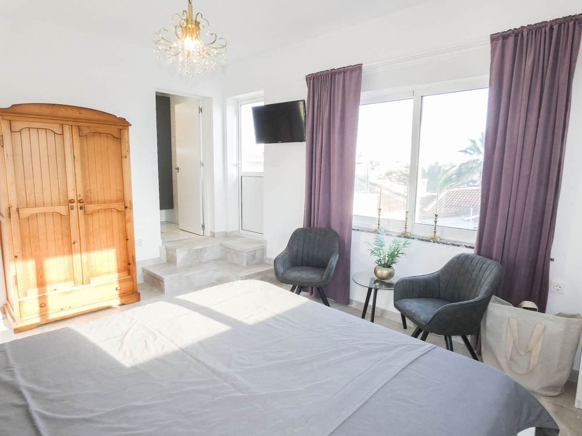 Se vende Villa - Chalet de 5 dormitorios en Costa Blanca, Alicante, España