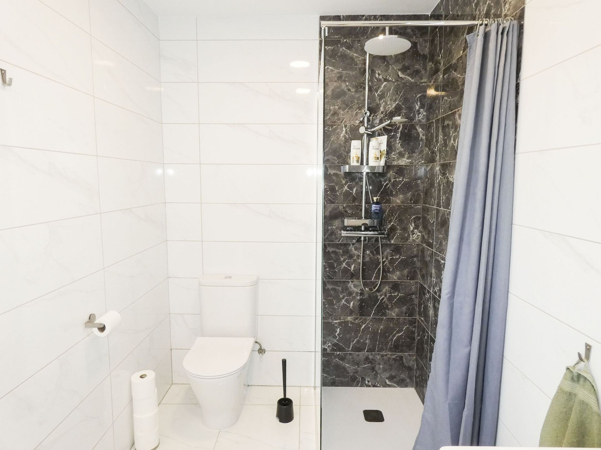 Se vende Villa - Chalet de 5 dormitorios en Costa Blanca, Alicante, España