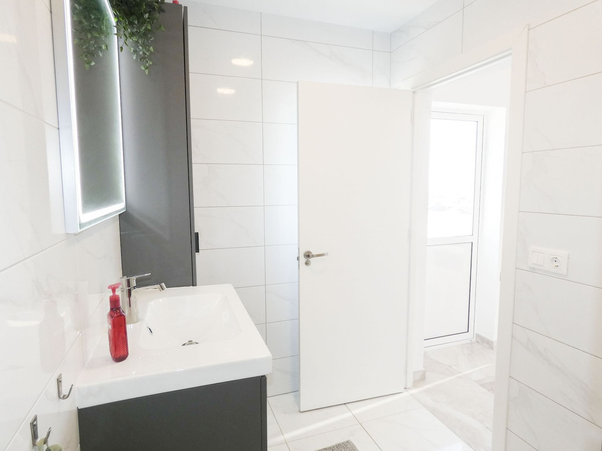 Se vende Villa - Chalet de 5 dormitorios en Costa Blanca, Alicante, España