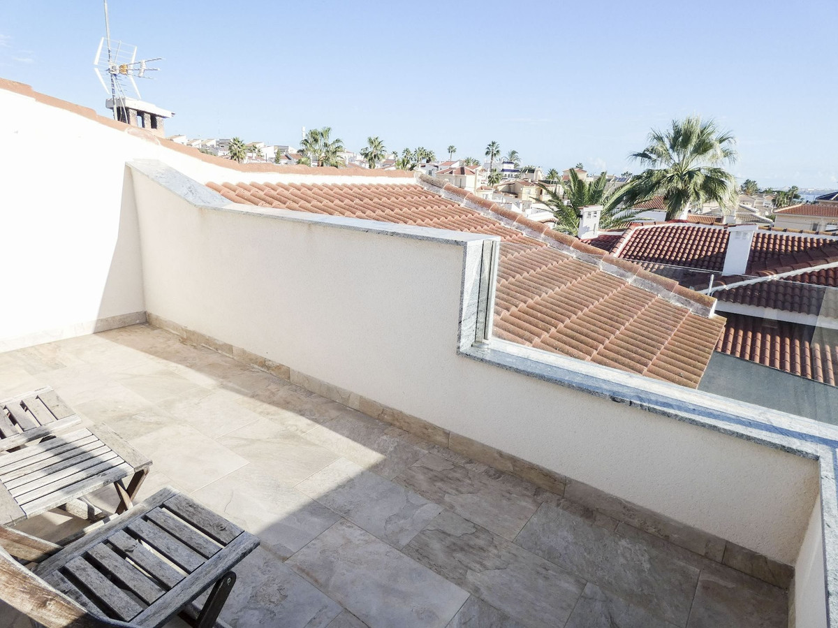 Se vende Villa - Chalet de 5 dormitorios en Costa Blanca, Alicante, España