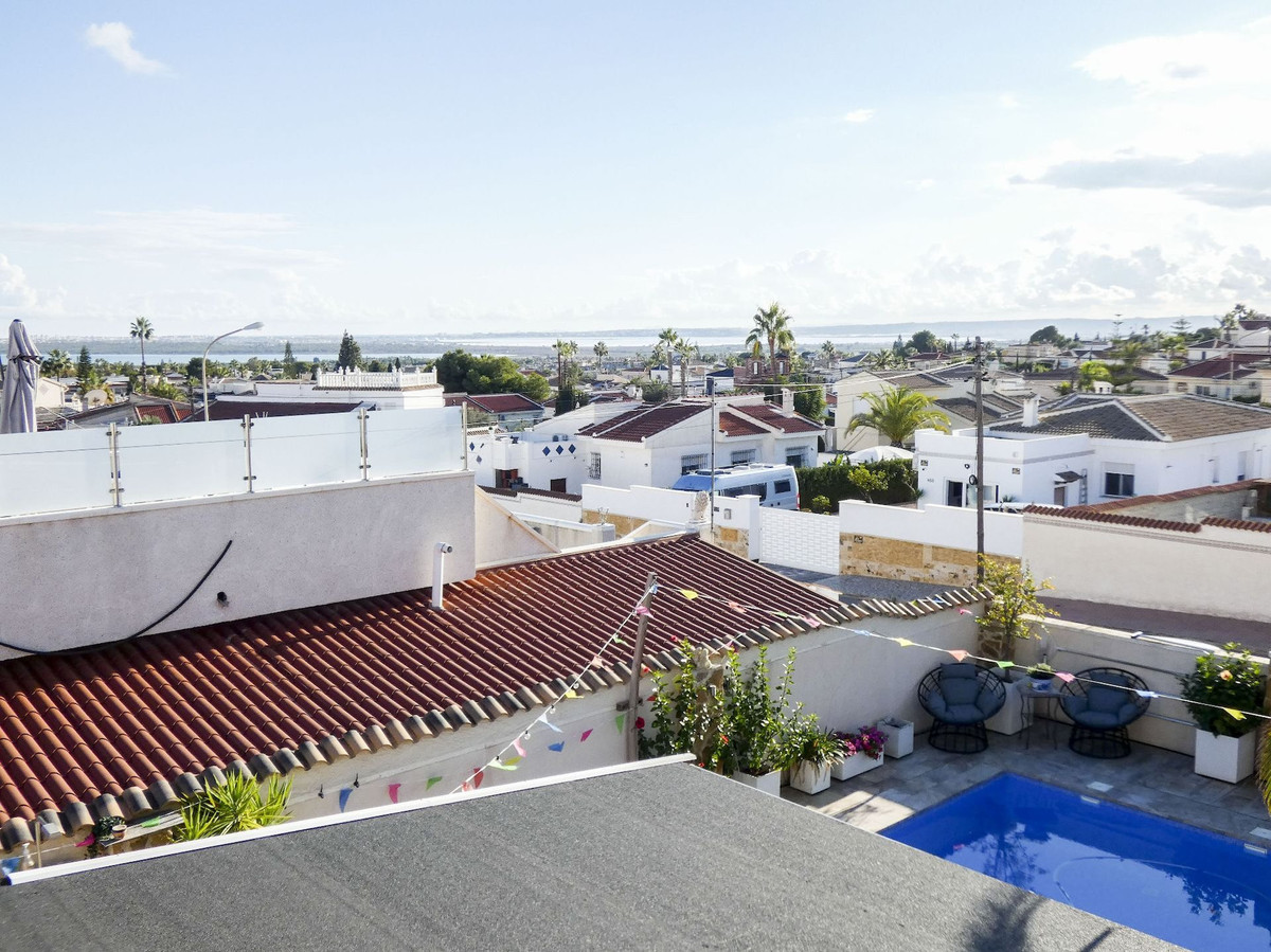 Se vende Villa - Chalet de 5 dormitorios en Costa Blanca, Alicante, España