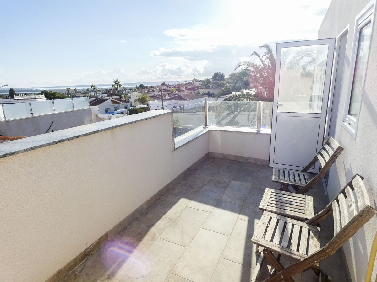 Se vende Villa - Chalet de 5 dormitorios en Costa Blanca, Alicante, España