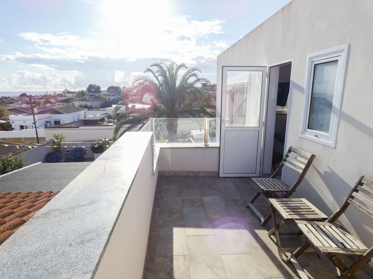 Se vende Villa - Chalet de 5 dormitorios en Costa Blanca, Alicante, España