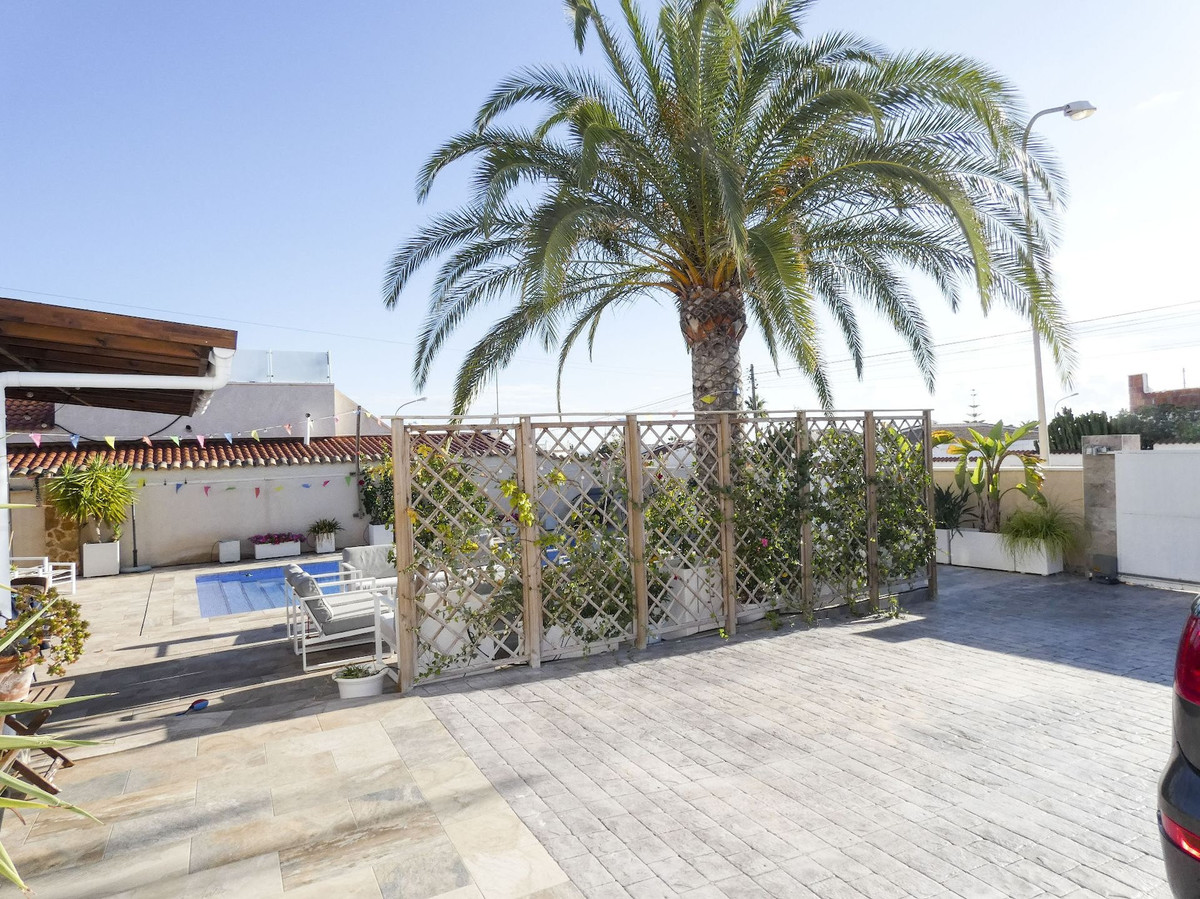 Se vende Villa - Chalet de 5 dormitorios en Costa Blanca, Alicante, España