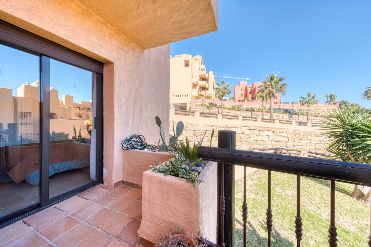 3 Bed Apartment for sale in La Duquesa Costa Del Sol, Málaga, Spain