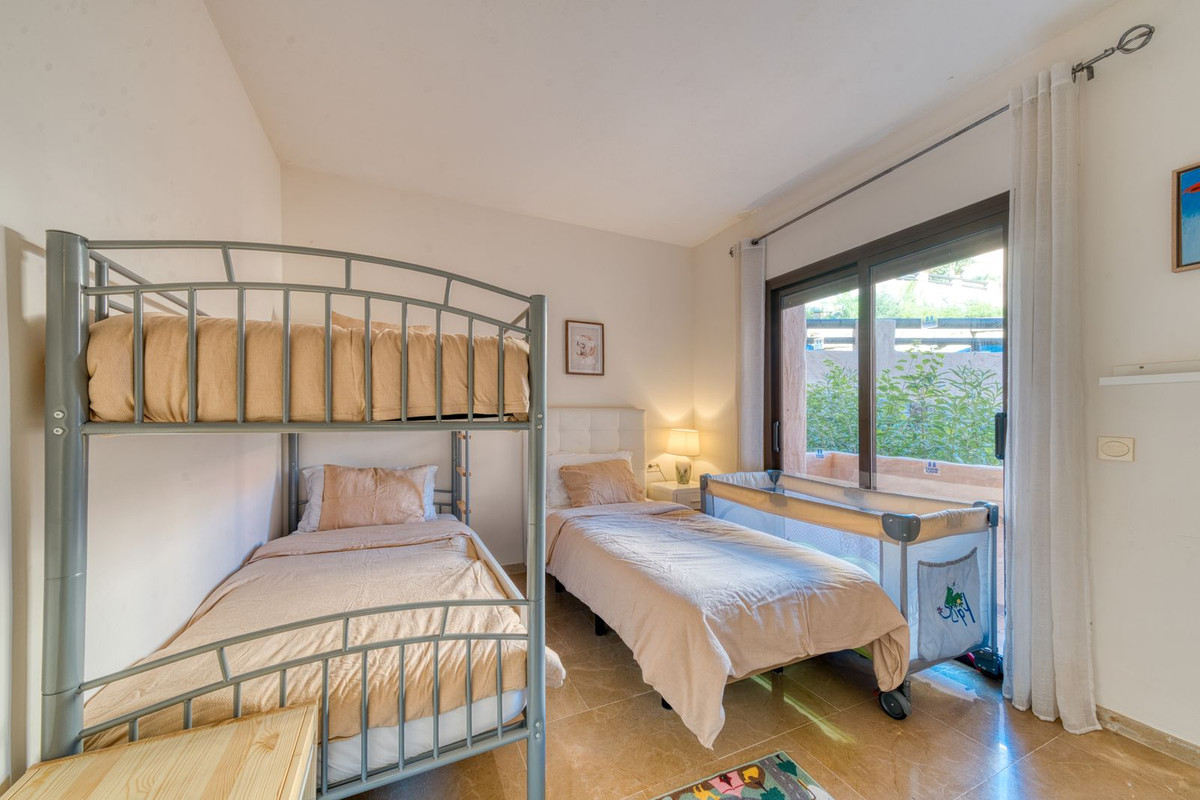 3 Bed Apartment for sale in La Duquesa Costa Del Sol, Málaga, Spain