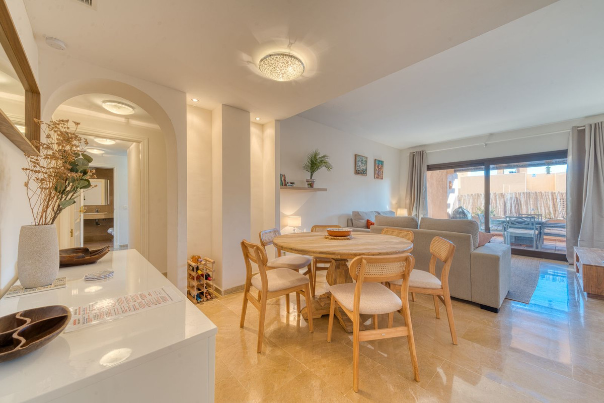 3 Bed Apartment for sale in La Duquesa Costa Del Sol, Málaga, Spain