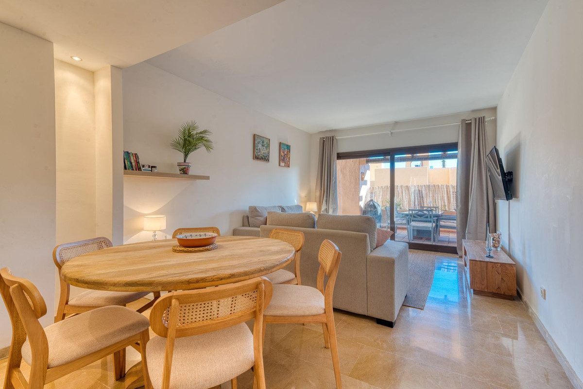 3 Bed Apartment for sale in La Duquesa Costa Del Sol, Málaga, Spain
