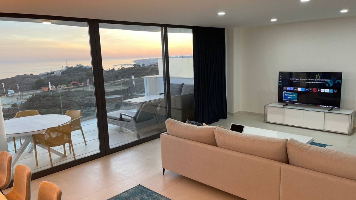 2 Bed Apartment for sale in Fuengirola Costa Del Sol, Málaga, Spain