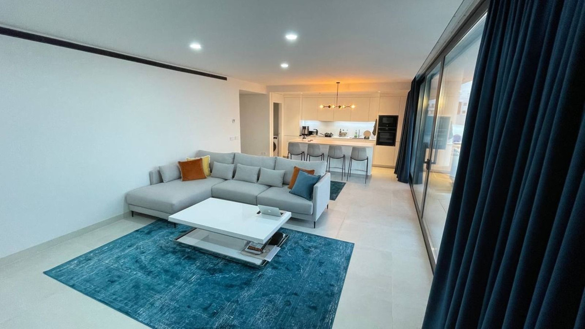 2 Bed Apartment for sale in Fuengirola Costa Del Sol, Málaga, Spain
