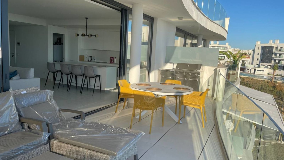 2 Bed Apartment for sale in Fuengirola Costa Del Sol, Málaga, Spain