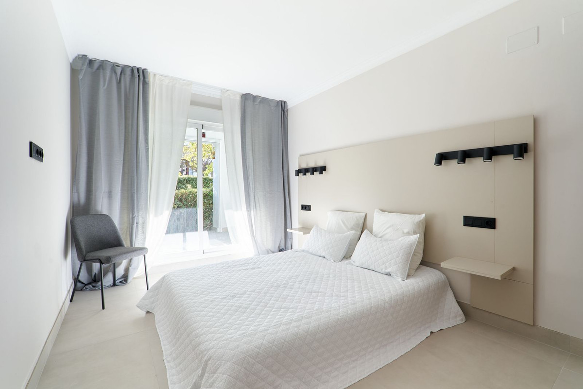 3 Bed Apartment for sale in San Pedro De Alcántara Costa Del Sol, Málaga, Spain